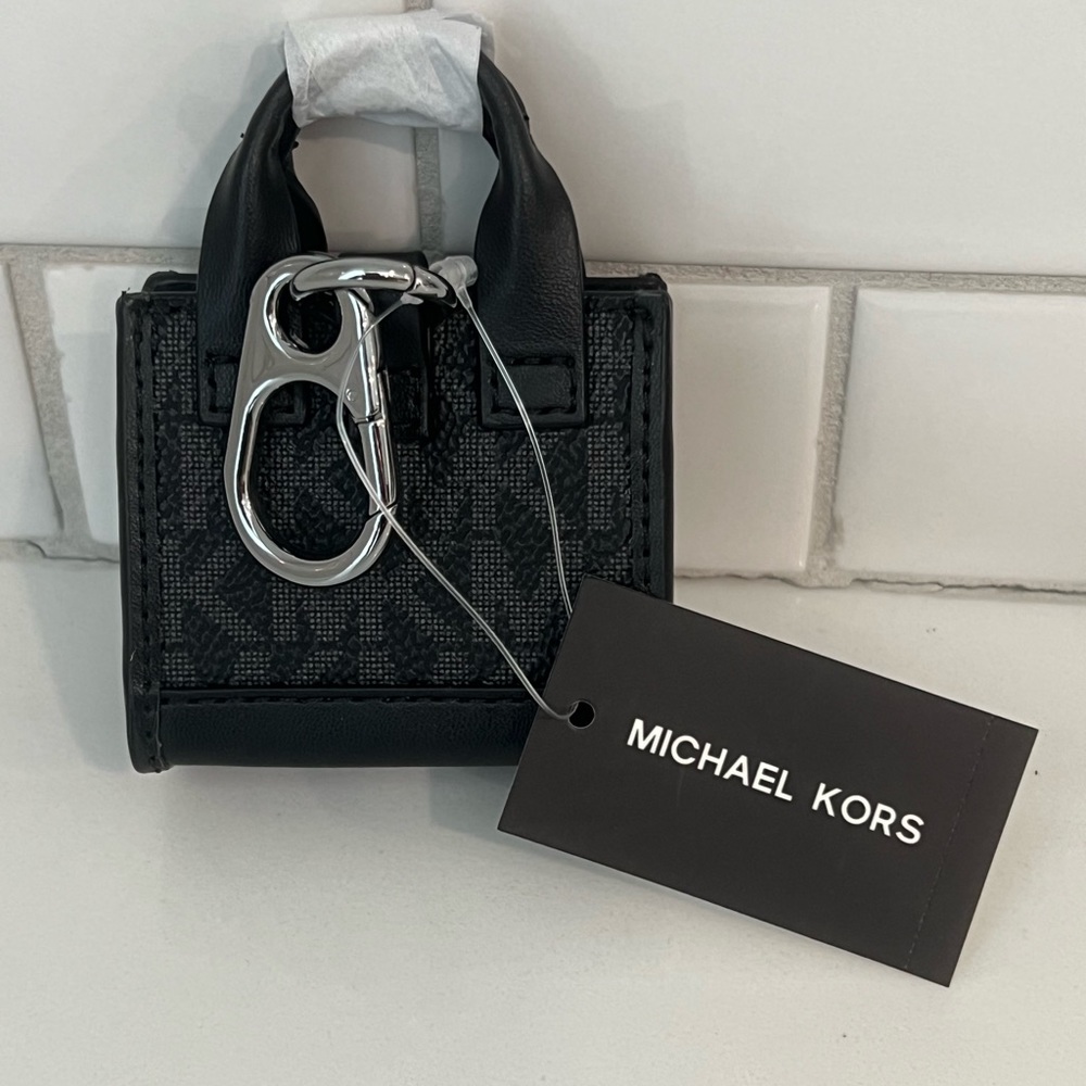 CUTE!! MK Mini Bag AirPods Case!! - Picture 8 of 16